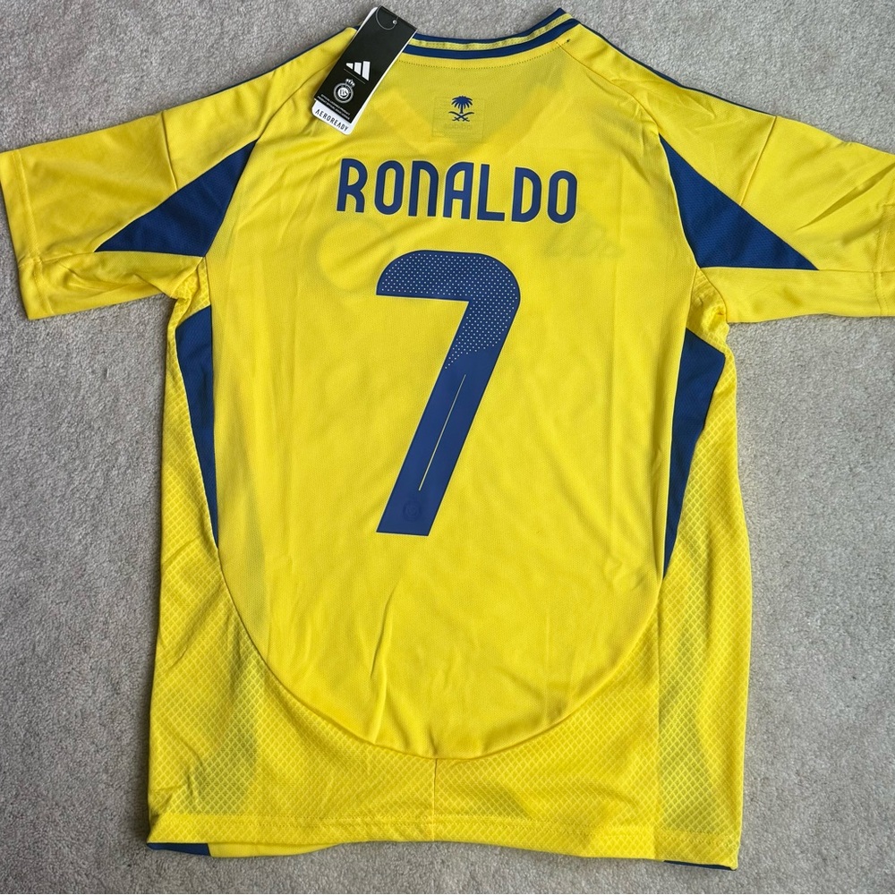 Ronaldo soccer jersey Al Nassr 24/25 small new with tags CR7